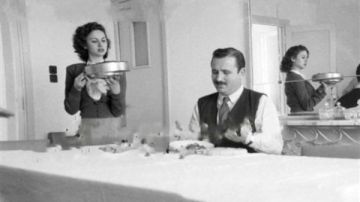 في ذكرى رحيل عز الدين ذو الفقار.. من رد قلبي إلى موعد مع السعادة إرث لا ينسى