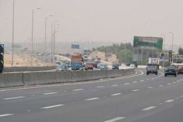 مهدي: الاعتماد على النقل البري في التجارة يزيد من الضغط على الطرق مهدي: الاعتماد على النقل البري في التجارة يزيد من الضغط على الطرق