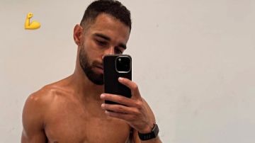 هل تفاوض مع الزمالك؟.. عمرو السولية يستعرض لياقته البدنية من الجيم