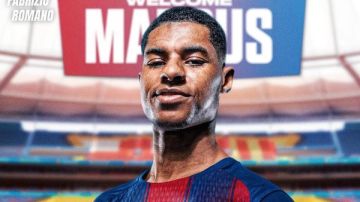 فليك يشيد بأداء برشلونة أمام فيسيل كوبي ويؤكد التعامل بحذر مع راشفورد