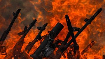 بعد 40 سنة من الصراع.. مقاتلو العمال الكردستاني يحرقون أسلحتهم (صور)