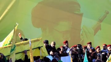 إعلام عبري: حزب الله يستنفر في الجنوب ويوزع معدات استعدادا لاحتمال الحرب مع إسرائيل