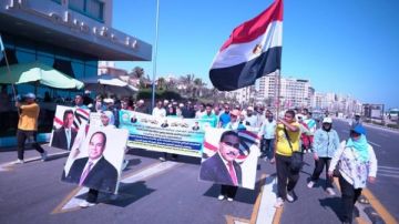 بمسيرة على الكورنيش وعروض بحرية لليخوت.. مطروح تحتفل بذكرى 30 يونيو