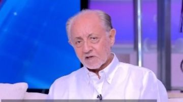 عبد العزيز مخيون يكشف تفاصيل خلافه مع أحمد زكي