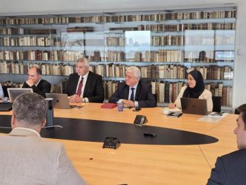 وزير التعليم العالي يزور مقر إلسيفير في أمستردام لتعزيز التعاون مع بنك المعرفة المصري