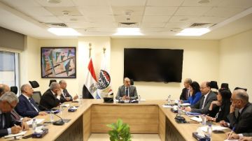 وزير قطاع الأعمال العام: تعزيز الشراكات مع القطاع الخاص وجذب الاستثمارات للفرص الواعدة لدى الشركات التابعة وزير قطاع الأعمال العام: تعزيز الشراكات مع القطاع الخاص وجذب الاستثمارات للفرص الواعدة لدى الشركات التابعة