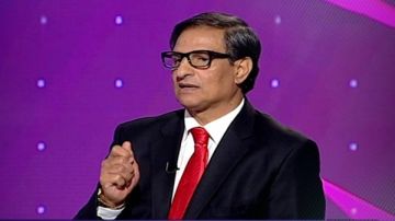 أبيع أمي وأبويا.. مصطفى يونس يفتح النار على هؤلاء أبيع أمي وأبويا.. مصطفى يونس يفتح النار على هؤلاء