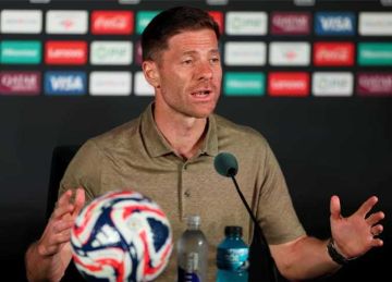 ألونسو يكشف تطورات حالة مبابي.. ويشيد بثلاثي ريال مدريد