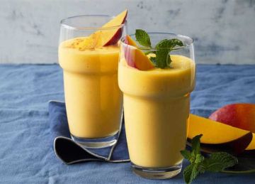 بالحبهان والحليب .. حضري المشروب أشهر الهندي الأشهر المانجو لاسي لانتعاشه صيفية بالحبهان والحليب .. حضري المشروب أشهر الهندي الأشهر المانجو لاسي لانتعاشه صيفية