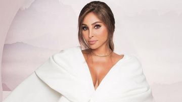 كأنها عروسة .. إليسا تخطف الأنظار بإطلالة ملكية في حفل ليالي بيروت 