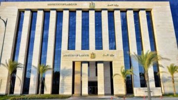 مستوصف طبي بالخليج يطلب أطباء مصريين براتب 350 ألف جنيه