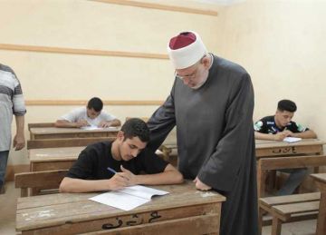 طلاب الثانوية الأزهرية يؤدون امتحان البلاغة دون مشكلات في المنيا