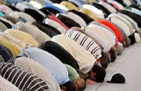 هل الصلاة لفترة كبيرة في غير اتجاه القبلة يجب إعادتها؟.. الإفتاء تجيب هل الصلاة لفترة كبيرة في غير اتجاه القبلة يجب إعادتها؟.. الإفتاء تجيب