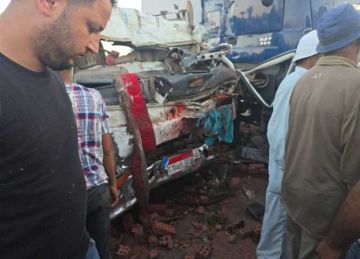 3 مصابين في تصادم ميني باص وملاكي بطريق السويس- العين السخنة
