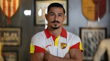 الأخدود يعزز دفاعه بصفقة أوروبية.. المدافع الألماني كوراي جونتر ينضم قادما من فيرونا الأخدود يعزز دفاعه بصفقة أوروبية.. المدافع الألماني كوراي جونتر ينضم قادما من فيرونا