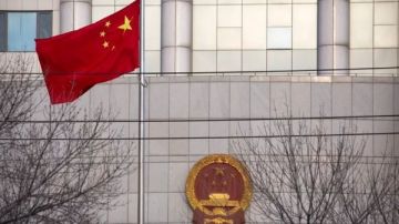 شنجهاي تصارع الإعصار بإجلاء 283 ألف شخص ومخاوف من تسونامي