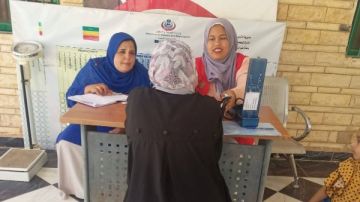 مبادرة 100 يوم صحة تواصل فعالياتها بالوادي الجديد وسط إقبال متزايد من المواطنين مبادرة 100 يوم صحة تواصل فعالياتها بالوادي الجديد وسط إقبال متزايد من المواطنين