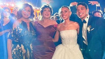 مبروك لنجمنا الكبير.. إلهام شاهين تنشر صورا من زفاف حفيد عادل إمام مبروك لنجمنا الكبير.. إلهام شاهين تنشر صورا من زفاف حفيد عادل إمام