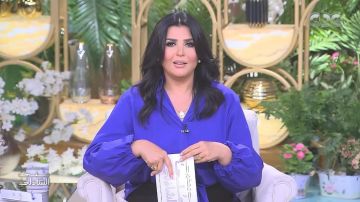 منى الشاذلي تعتذر للفنان الفرنسي بعد اتهامه مها الصغير بسرقة لوحاته