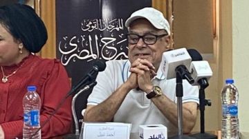 أحمد نبيل: جورج سيدهم رفض وجودي في ثلاثي أضواء المسرح ولما كبر وشافني بكى أحمد نبيل: جورج سيدهم رفض وجودي في ثلاثي أضواء المسرح ولما كبر وشافني بكى