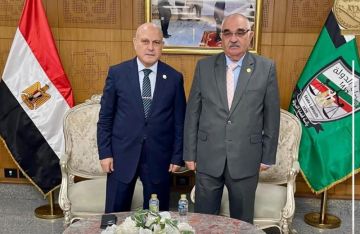 رئيس النيابة الإدارية يزور رئيس قضايا الدولة للتهنئة بمناسبة توليه رئيسا للهيئة