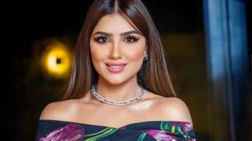 مي عمر تبهر متابعيها بإطلالة صيفية..شاهد