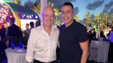 عزام ونبيل والحضري يجتمعون بلاعبي المنتخب الوطني تحت 17 عاما عزام ونبيل والحضري يجتمعون بلاعبي المنتخب الوطني تحت 17 عاما