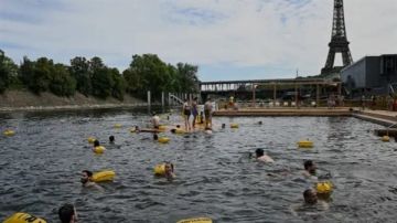 لأول مرة منذ أكثر من 1000 عام.. عودة السباحة إلى نهر السين في باريس