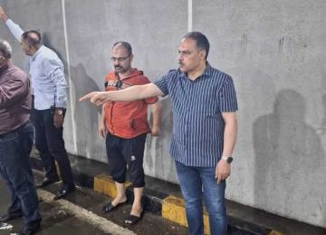 محافظ الشرقية يتابع أعمال سحب تجمعات مياه الأمطار بشوارع الزقازيق