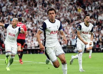 مفاجأة.. الزمالك يكشف حقيقة مفاوضاته مع مهاجم توتنهام السابق (خاص)