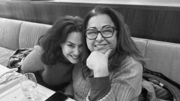 ذبل قلبي.. أول تعليق من هند صبري بعد وفاة والدتها