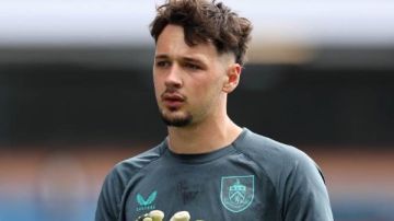 مانشستر سيتي يحسم صفقة الحارس جيمس ترافورد قادما من بيرنلي