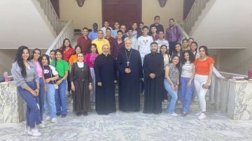 الأنبا توماس يشارك في مؤتمر دار القديس جيروم لشباب كنيسة العذراء بالنخيلة بأسيوط الأنبا توماس يشارك في مؤتمر دار القديس جيروم لشباب كنيسة العذراء بالنخيلة بأسيوط