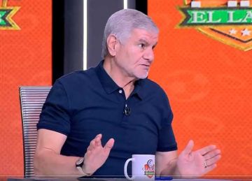 «الأهلي مبيتلويش دراعه».. إكرامي يعتذر على الهواء بسبب وسام أبو علي