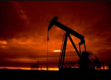 النفط يتراجع لليوم الثاني مع استعداد المتداولين لزيادة أخرى في إنتاج أوبك النفط يتراجع لليوم الثاني مع استعداد المتداولين لزيادة أخرى في إنتاج أوبك