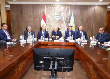 محافظ كفرالشيخ يناقش جهود تطوير وتطهير وتكريك بحيرة البرلس