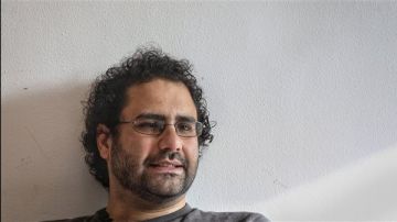 المحامي خالد علي: رفع اسم علاء عبد الفتاح من قائمة الكيانات الإرهابية المحامي خالد علي: رفع اسم علاء عبد الفتاح من قائمة الكيانات الإرهابية