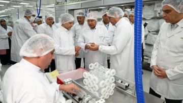 كامل الوزير: نعمل على رفع مساهمة قطاع الصناعة في الناتج القومي لـ20 سنويا كامل الوزير: نعمل على رفع مساهمة قطاع الصناعة في الناتج القومي لـ20 سنويا