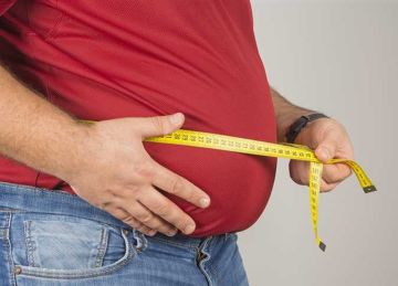 للرجال فوق سن الثلاثين.. 5 أطعمة تساعدك على إنقاص دهون البطن