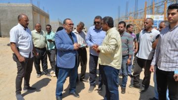 محافظ أسيوط يتفقد إنشاءات سوق الجملة الجديد للخضار والفاكهة بالكوم الأحمر بالبداري