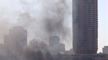 حريق محدود بمحيط فندق شهير على النيل بالقاهرة.. صور حريق محدود بمحيط فندق شهير على النيل بالقاهرة.. صور