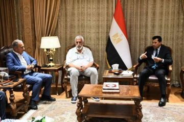 وزير الرياضة يلتقي مجموعة من المستثمرين المصريين لبحث عمل شراكة وطنية