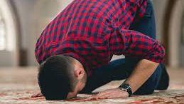 أيهما أكثر استجابة الدعاء في السجود أم بعد التشهد الأخير؟.. الإفتاء توضح