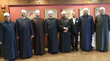 المنطقة الأزهرية تشارك في جناح الأزهر الشريف بمعرض مكتبة الإسكندرية المنطقة الأزهرية تشارك في جناح الأزهر الشريف بمعرض مكتبة الإسكندرية