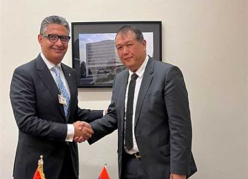 فاروق يبحث مع وزير التجارة في موريشيوس فرص التعاون بين البلدين فاروق يبحث مع وزير التجارة في موريشيوس فرص التعاون بين البلدين