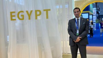 وفود عربية وأجنبية تزور جناح غرفة صناعة الجلود بمعرض الصين الدولي