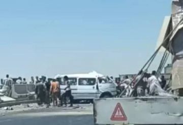 9 وفيات و11 مصابا في تصادم سيارتين ميكروباص بـ الإقليمى .. أوناش المرور ترفع حطام والمباحث تستمع لأقوال الشهود