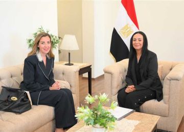 وزيرة التضامن الاجتماعي تلتقي المديرة التنفيذية لصندوق قادرون باختلاف 