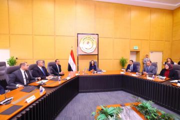 وزيرة التضامن تترأس اجتماع اللجنة العليا للأسر البديلة الكافلة.. وتكرم أعضاءها تقديرا لمجهوداتهم وزيرة التضامن تترأس اجتماع اللجنة العليا للأسر البديلة الكافلة.. وتكرم أعضاءها تقديرا لمجهوداتهم