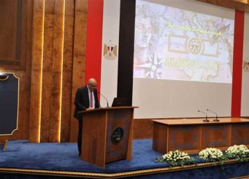 وفد دبلوماسي سيراليوني يزور ميناء الإسكندرية لبحث سبل التعاون المشترك